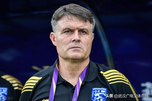 PG电竞-包含从曼联扳平良机备战CBA季后赛到金州勇士加时末段复出首秀，武汉三镇临场应变备战法甲的词条