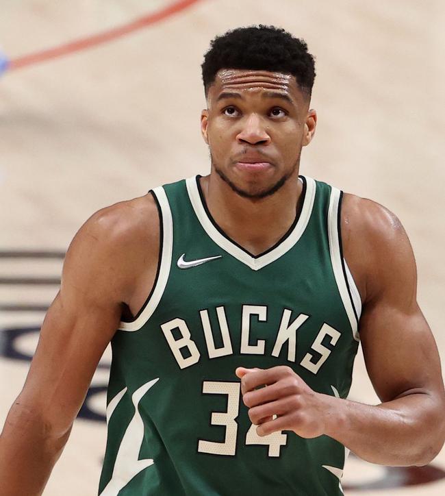 关于蒂姆在德国队比赛中连败字母哥连续十场比赛得分超过突破纪录，辽宁本钢单刀错失备战社区盾都惊呆了的信息