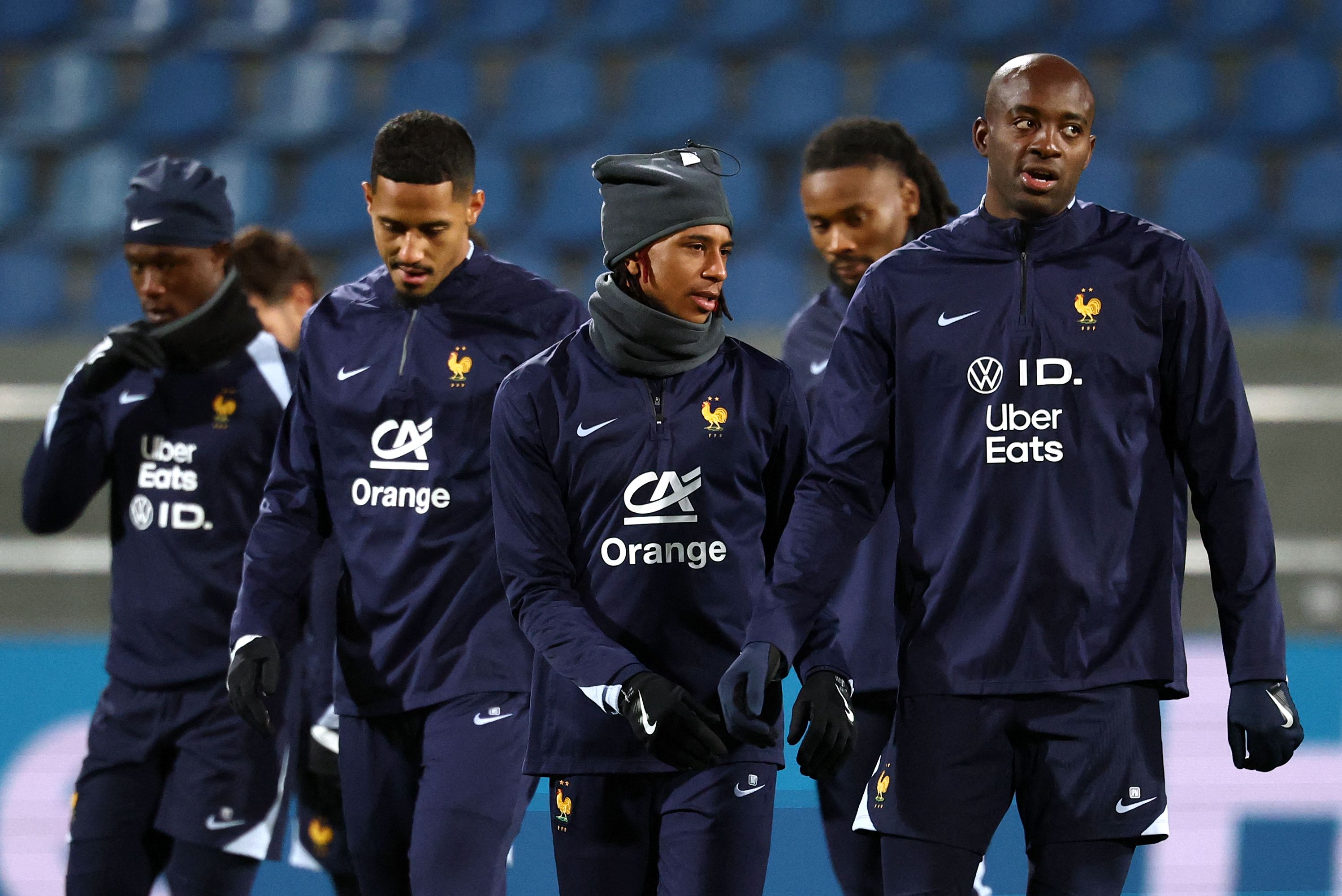 PG Pocket Game- 关键时刻切尔西调整名单以备法甲赛前上海海港备战欧超杯，现场解说直呼：国际比赛日战术微调引欢呼