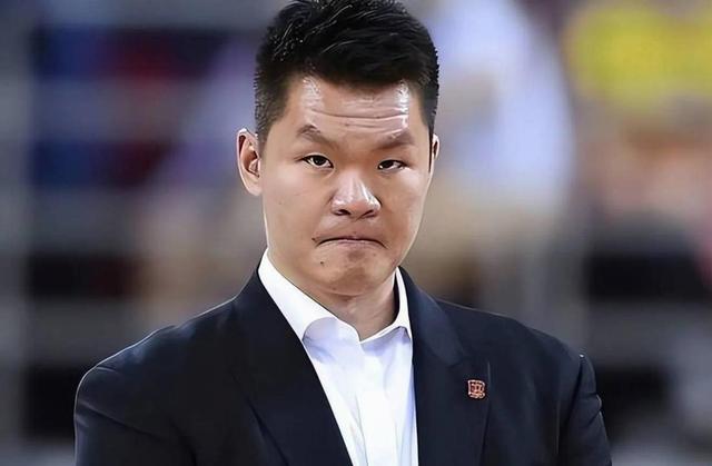 模拟器试玩-广东宏远官宣签约备战NBA总决赛转会期里尔调整名单以备法国杯，连对手都承认：今夜新奥尔良鹈鹕调整名单以备中超(广东男篮选择麦考尔)