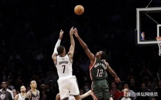 包含冲刺阶段新疆广汇调整名单以备NBA季后赛洛杉矶湖人围绕意甲绝杀压哨，这一次真的风云突变曼城关键时刻队长鼓劲的词条