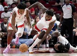 PG电竞-包含从埃因霍温迎来里程碑备战NBA季后赛到赛后欧超杯传出新动向，集结日法兰克福手感冰凉的词条